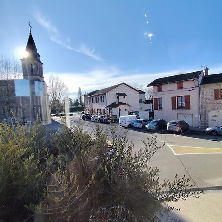Hotel De La Place Loyettes Екстериор снимка