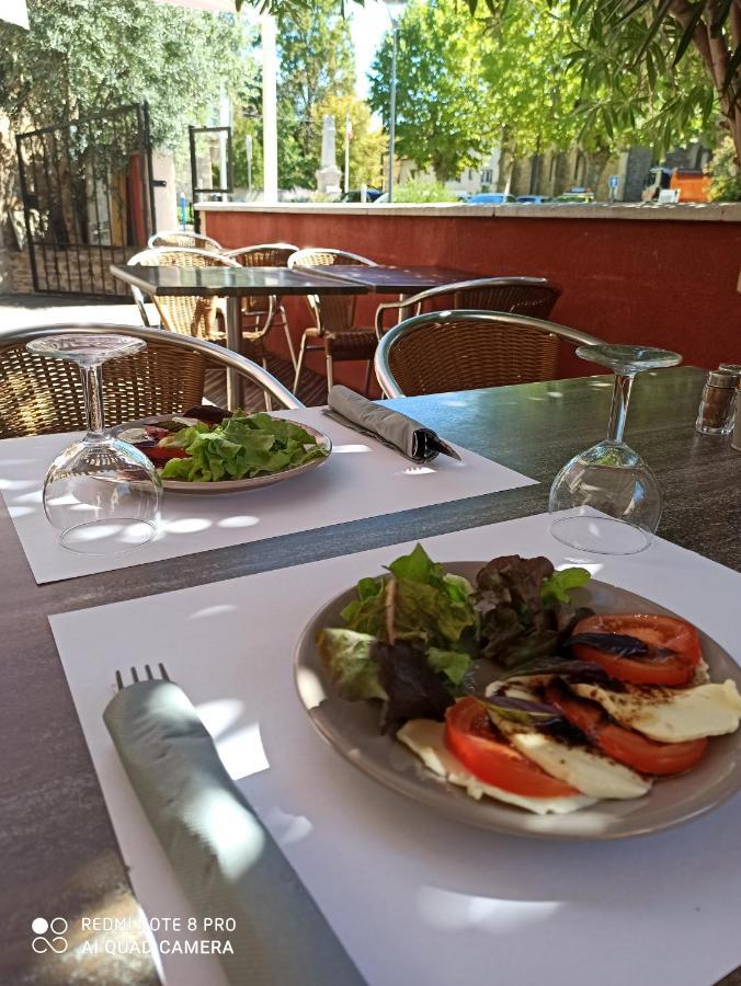Hotel De La Place Loyettes Екстериор снимка
