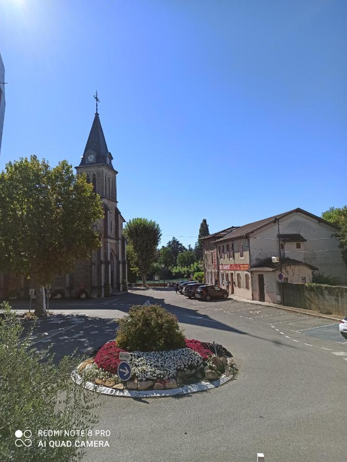 Hotel De La Place Loyettes Екстериор снимка