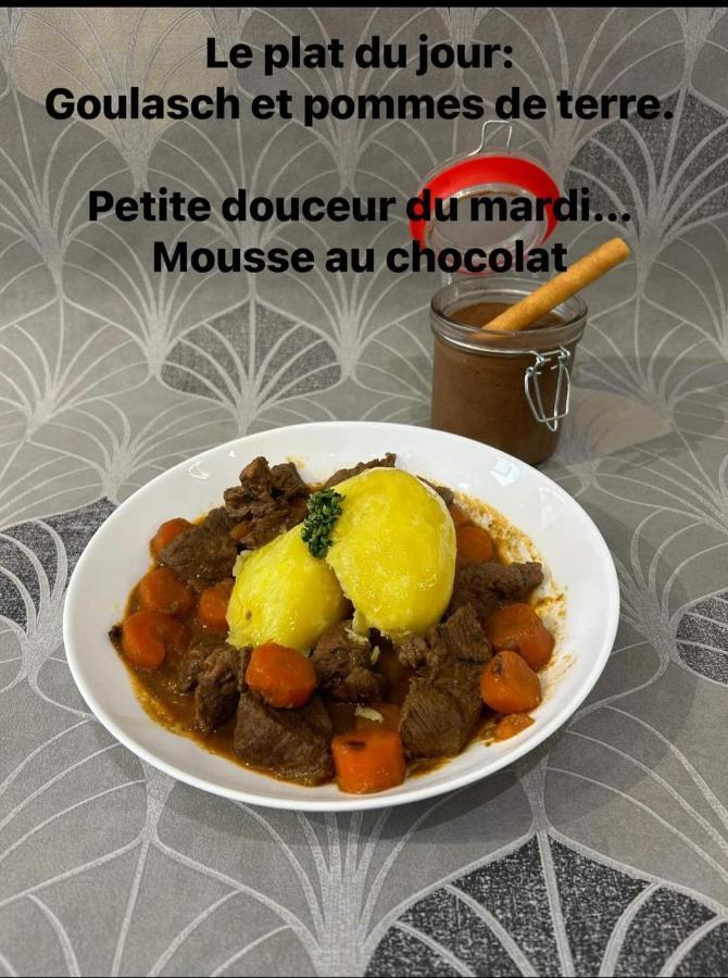 Hotel De La Place Loyettes Екстериор снимка
